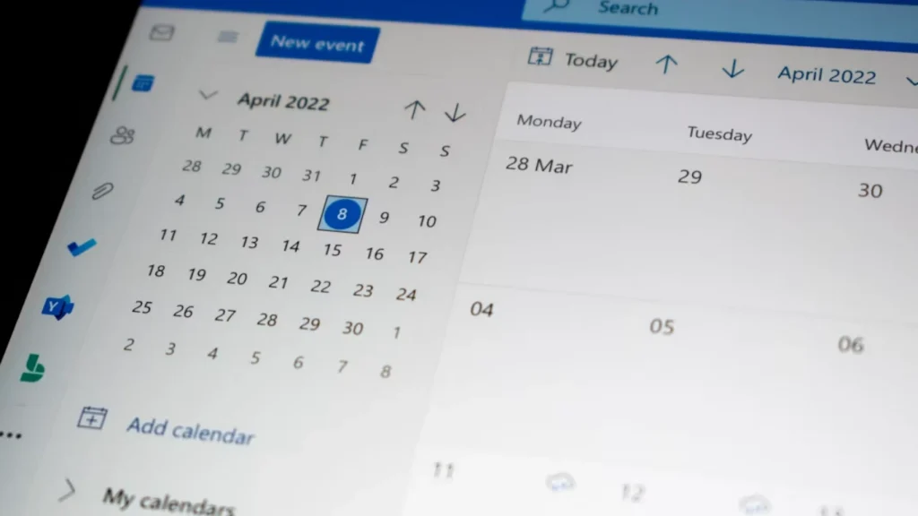 Digital calendar showing hybrid work schedule 